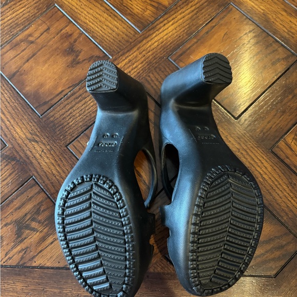 CROCKS size 10 healed sandle - new without box. - Picture 4 of 7